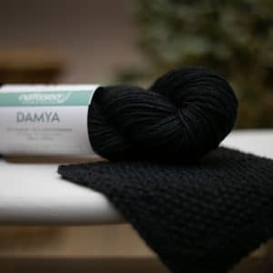Damya Noir, fil végétal à tricoter en chanvre et coton bio